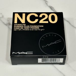 MAC Cosmetics NC20 Studio Fix Powder Plus Foundation